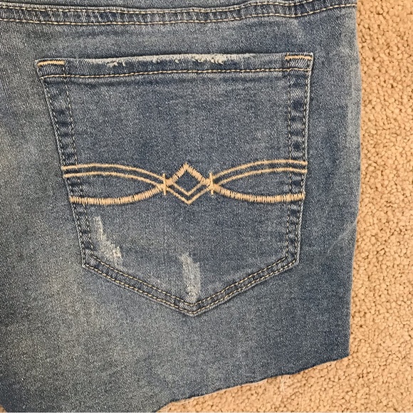 Mudd Distressed Denim Shorty Shorts NEW Womens Size 9 Blue Super Stretch - Picture 11 of 11